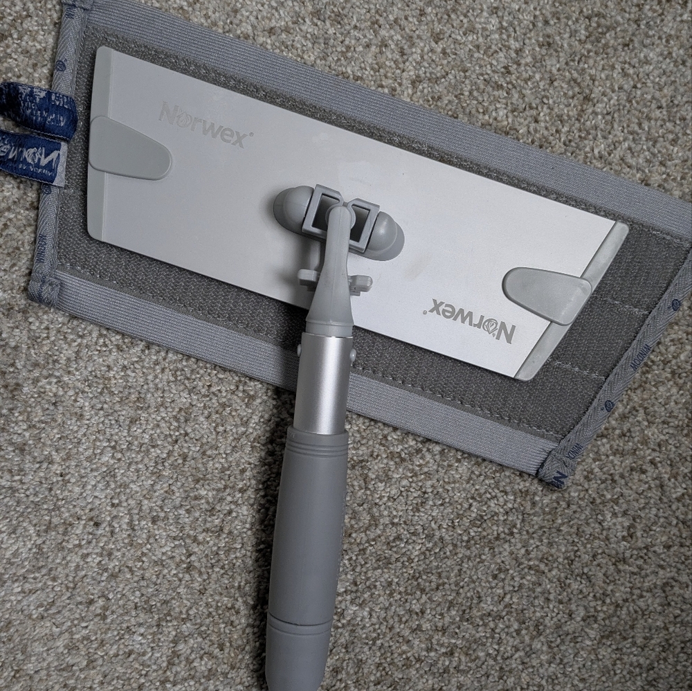 Norwex Handheld Cleaning System & Pad
